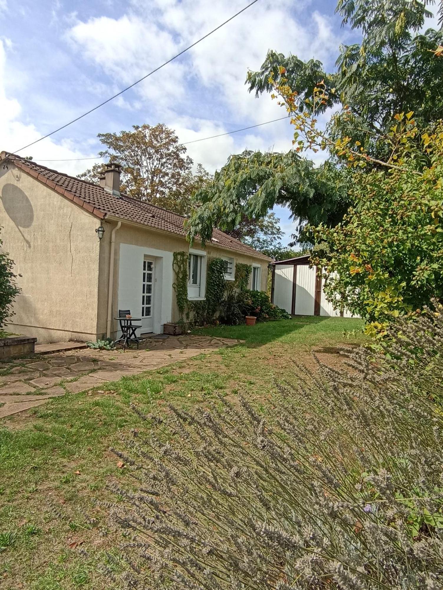 Maison de village en bord de rivière Narcy Extérieur photo